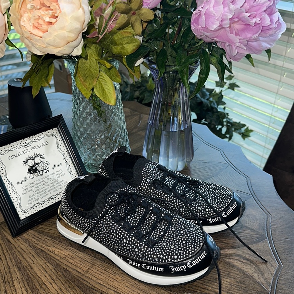 Absolutely stunning JUICY COUTURE shoes ✨💕✨